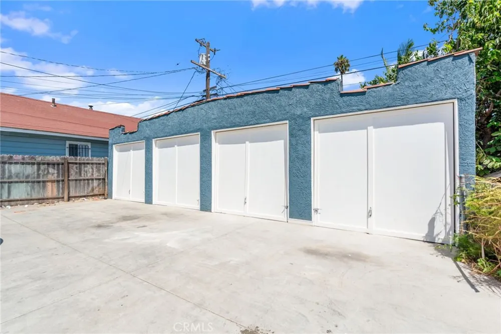 135 E 77th Street Los Angeles, CA 90003