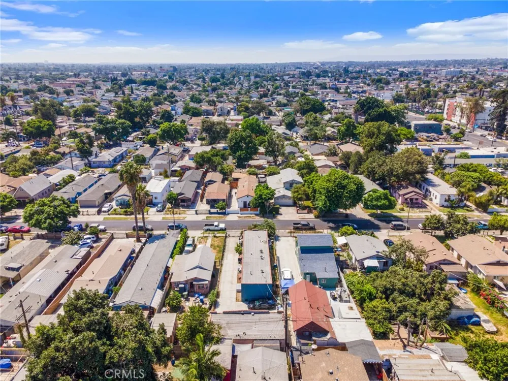 135 E 77th Street Los Angeles, CA 90003