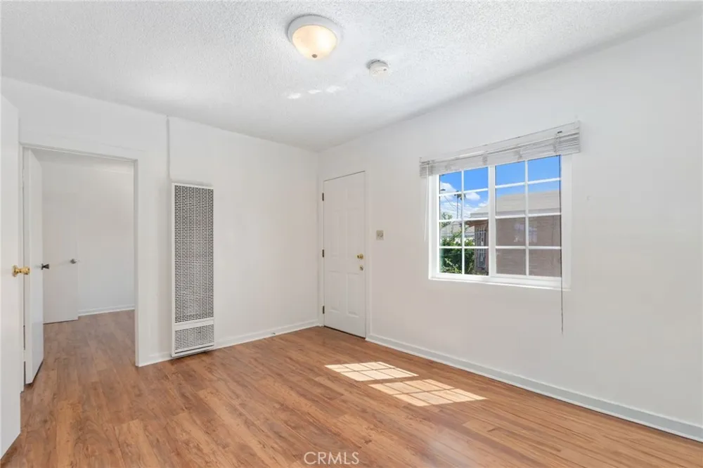 135 E 77th Street Los Angeles, CA 90003
