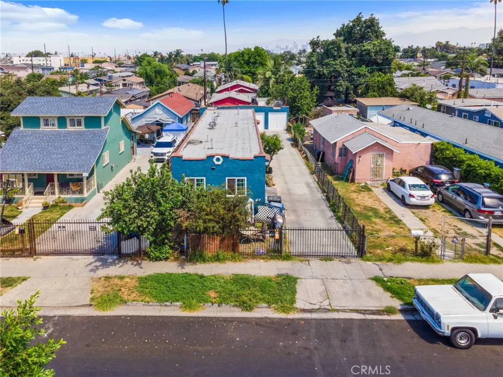 135 E 77th Street Los Angeles, CA 90003