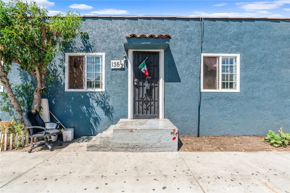 135 E 77th Street Los Angeles, CA 90003