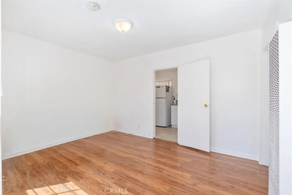 135 E 77th Street Los Angeles, CA 90003