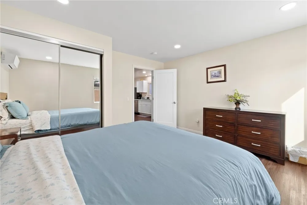 6238 University #1/2 San Diego, CA 92115