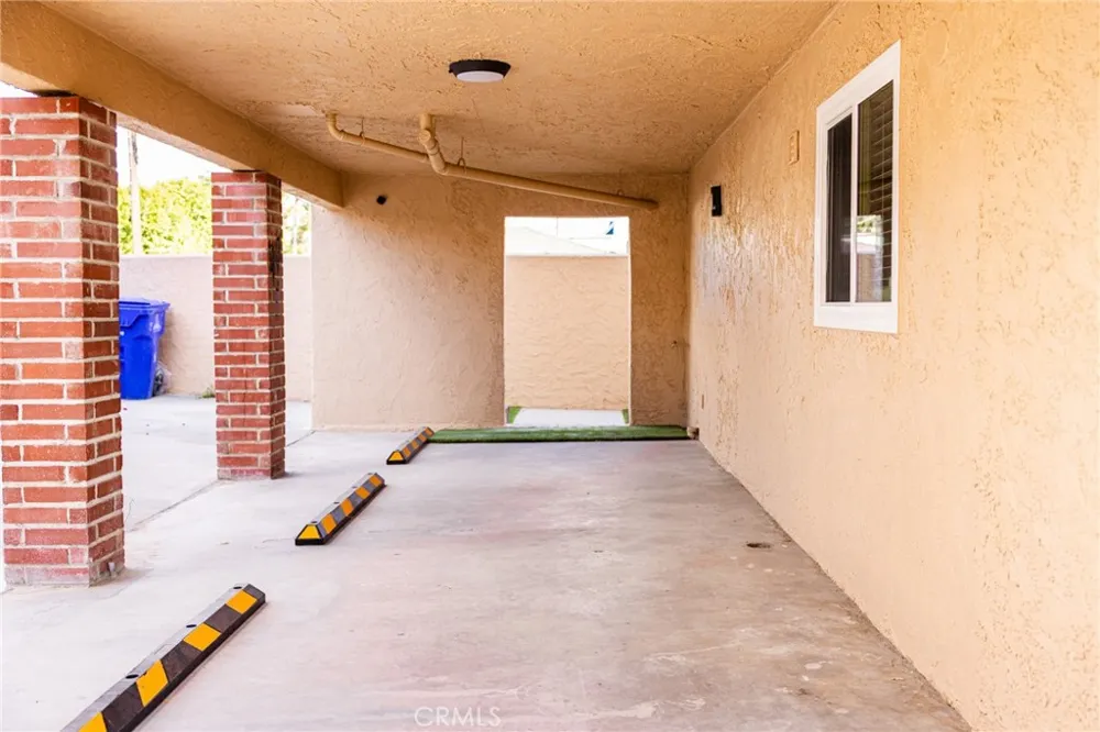 6238 University #1/2 San Diego, CA 92115