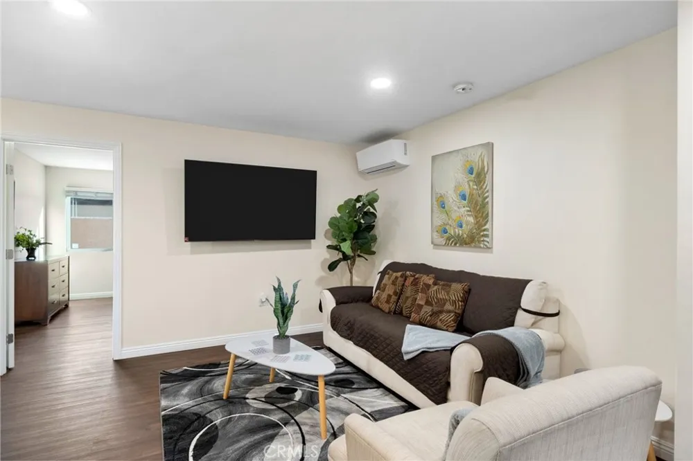 6238 University #1/2 San Diego, CA 92115