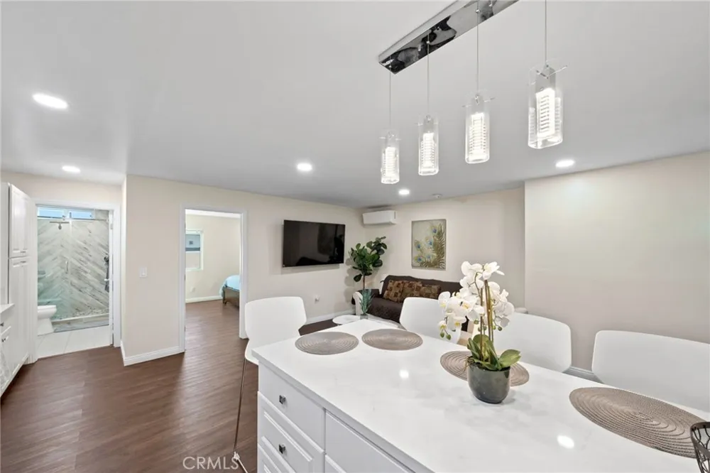 6238 University #1/2 San Diego, CA 92115