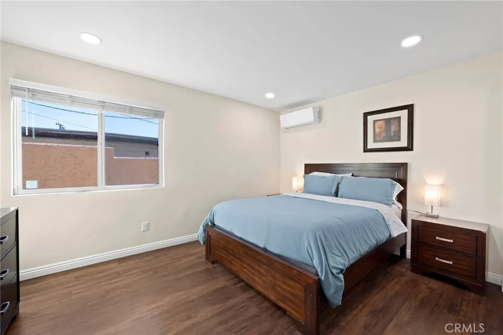 6238 University #1/2 San Diego, CA 92115
