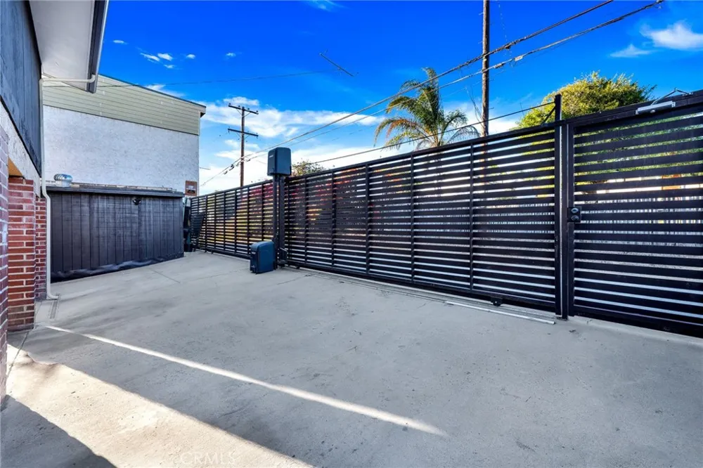 6238 University #1/2 San Diego, CA 92115