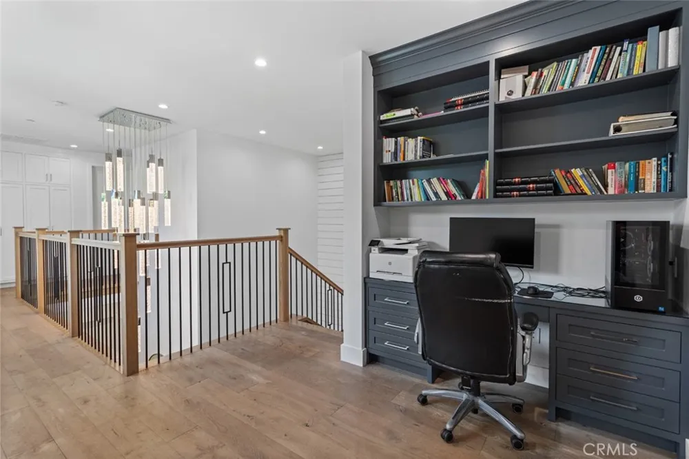 4435 Stansbury Sherman Oaks, CA 91423