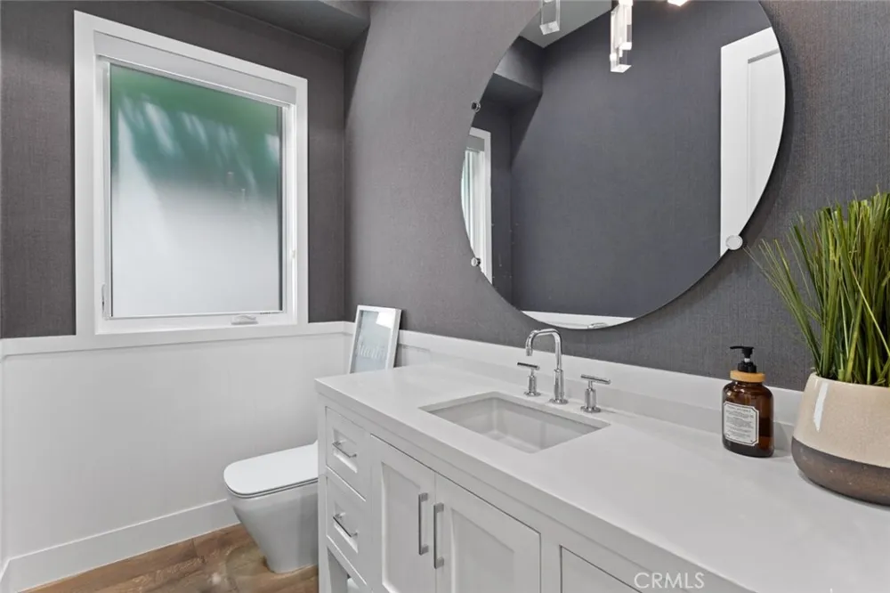 4435 Stansbury Sherman Oaks, CA 91423