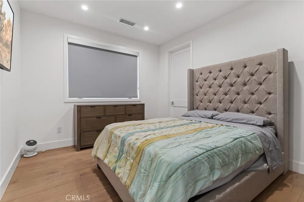 4435 Stansbury Sherman Oaks, CA 91423
