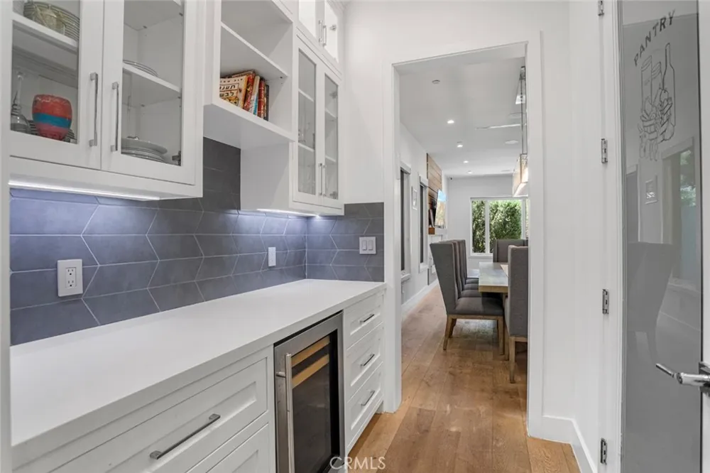 4435 Stansbury Sherman Oaks, CA 91423
