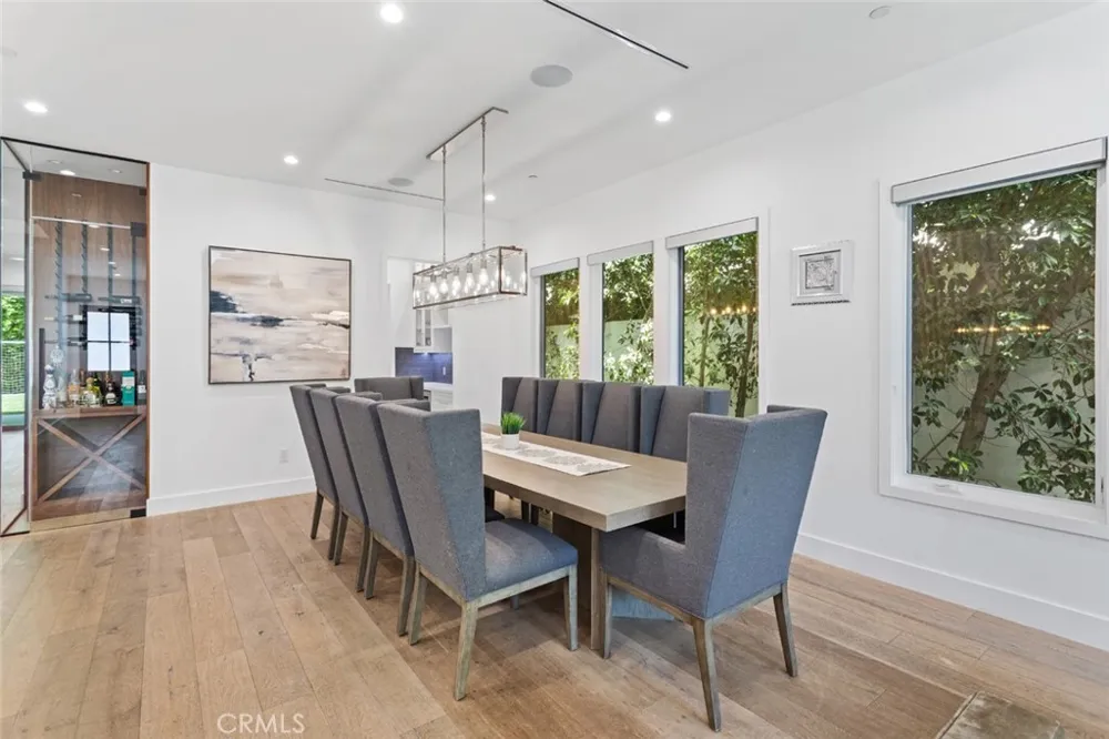 4435 Stansbury Sherman Oaks, CA 91423