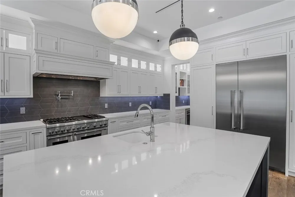4435 Stansbury Sherman Oaks, CA 91423