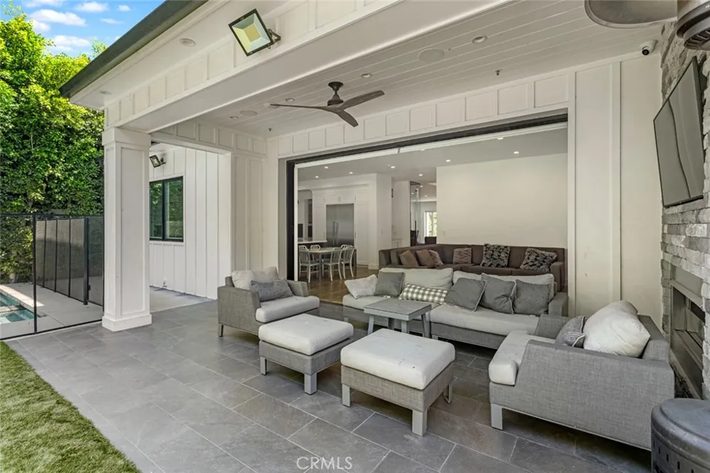 4435 Stansbury Sherman Oaks, CA 91423