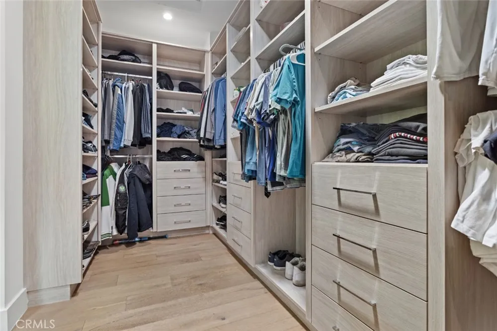 4435 Stansbury Sherman Oaks, CA 91423
