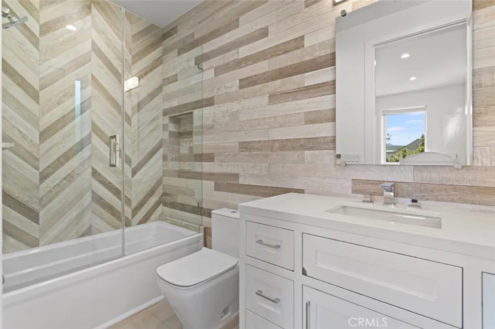 4435 Stansbury Sherman Oaks, CA 91423