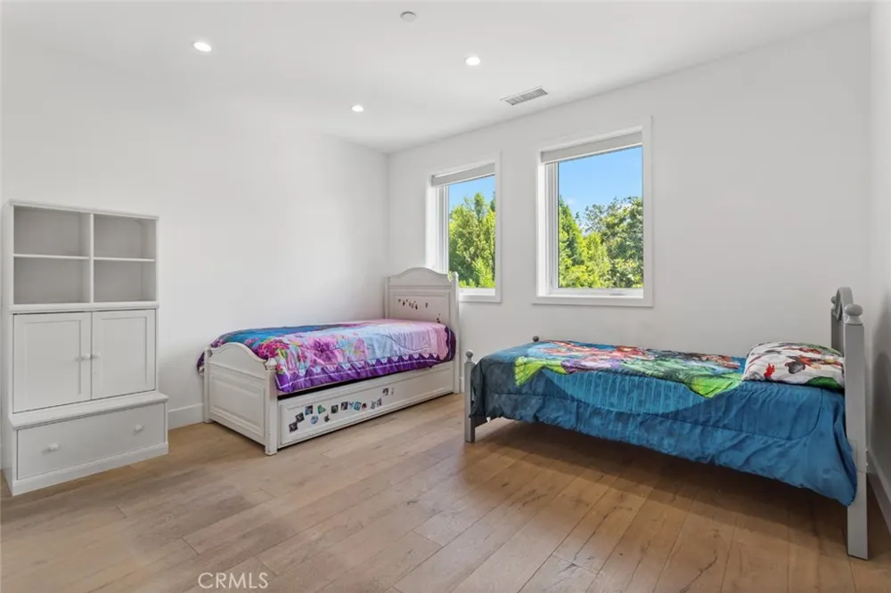 4435 Stansbury Sherman Oaks, CA 91423