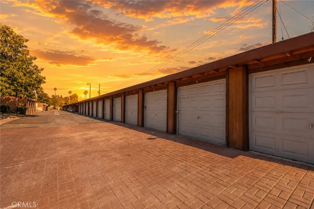 9010 Newport #3 Fontana, CA 92335