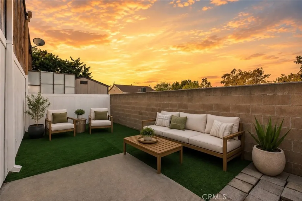 9010 Newport #3 Fontana, CA 92335