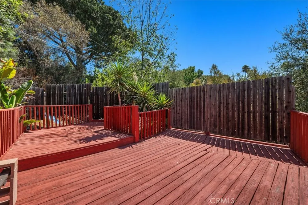 3136 Frances Avenue La Crescenta, CA 91214