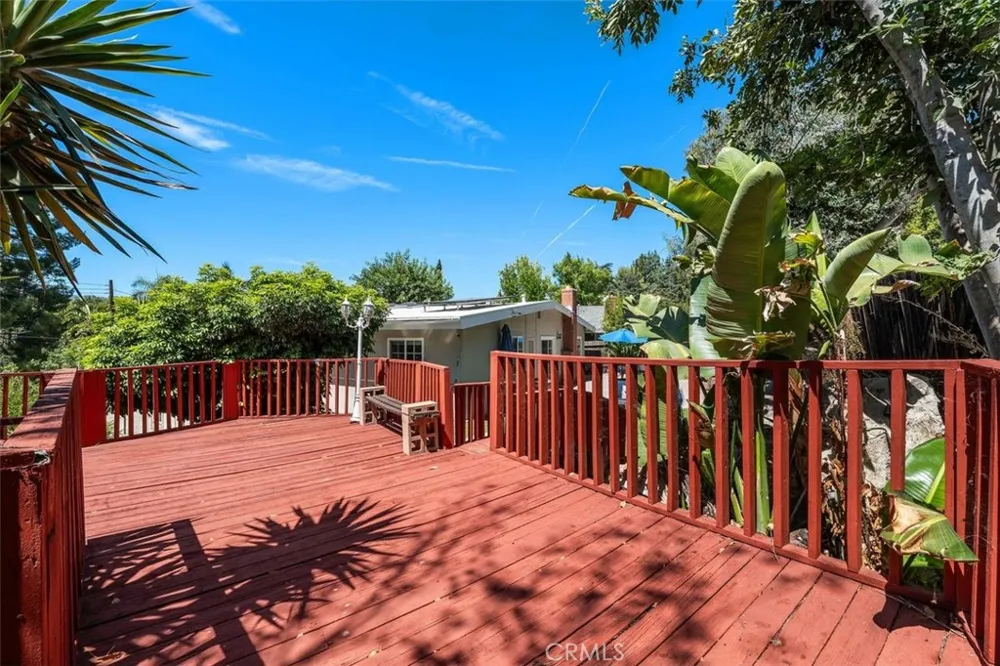 3136 Frances Avenue La Crescenta, CA 91214