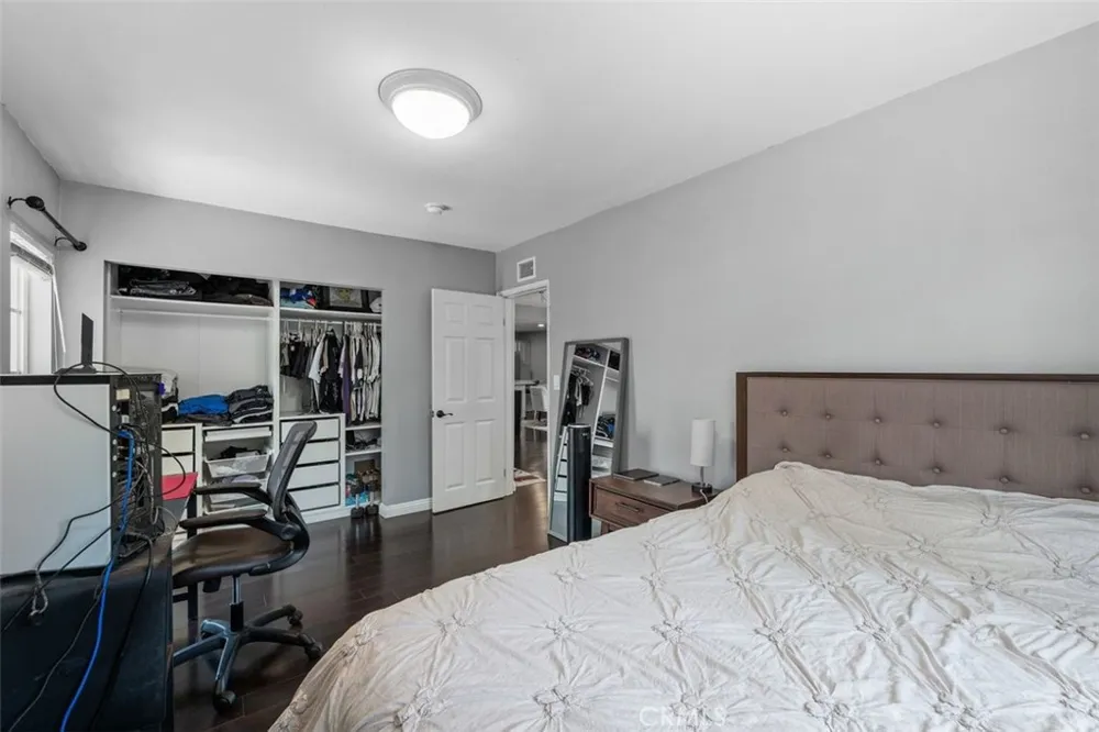 3136 Frances Avenue La Crescenta, CA 91214