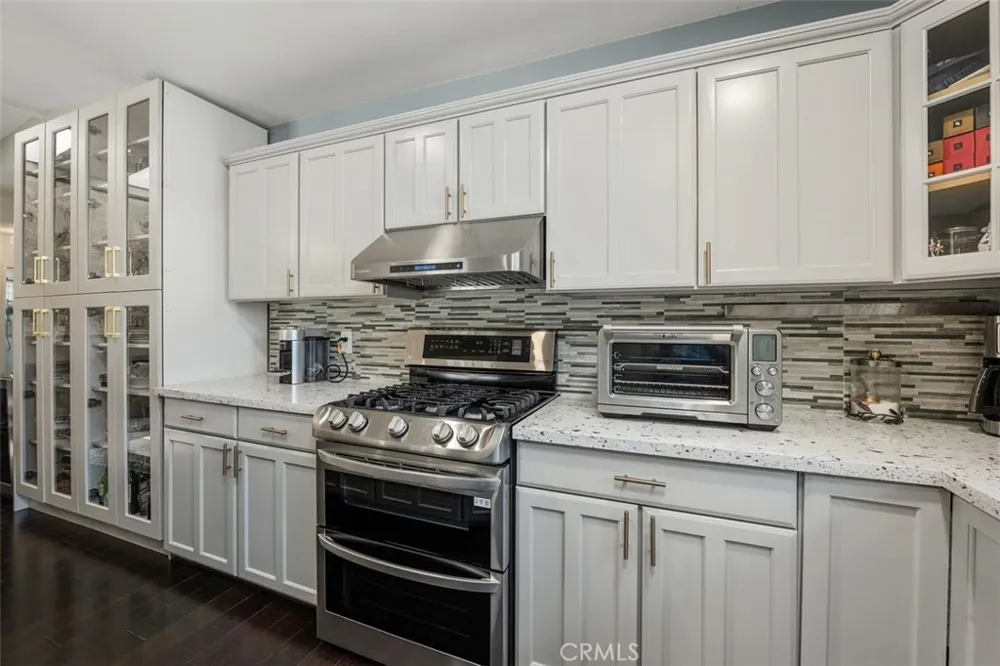 3136 Frances Avenue La Crescenta, CA 91214