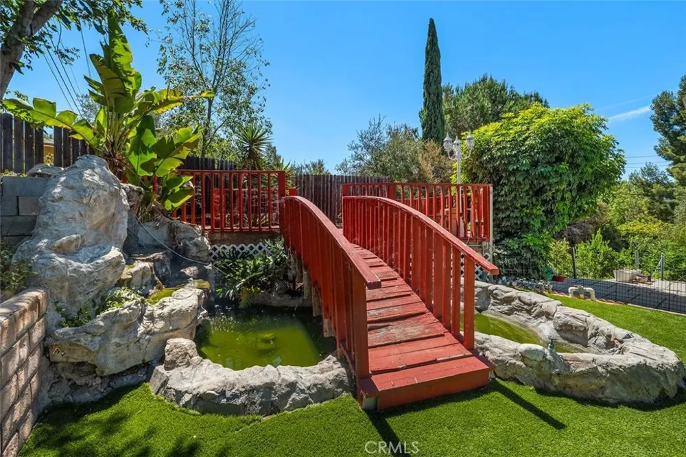 3136 Frances Avenue La Crescenta, CA 91214