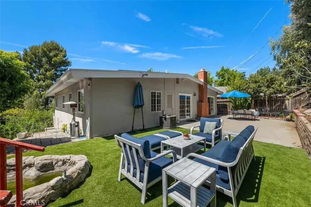 3136 Frances Avenue La Crescenta, CA 91214