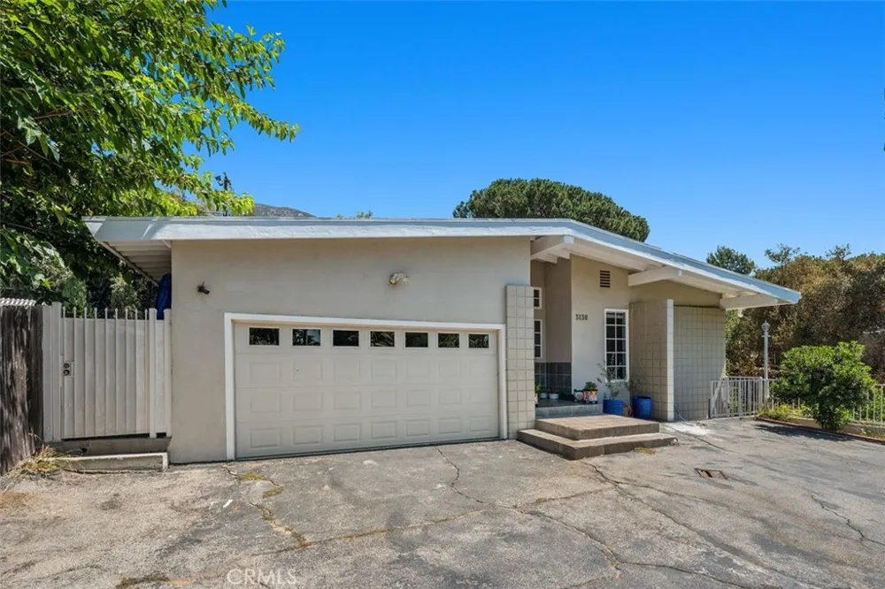 3136 Frances Avenue La Crescenta, CA 91214