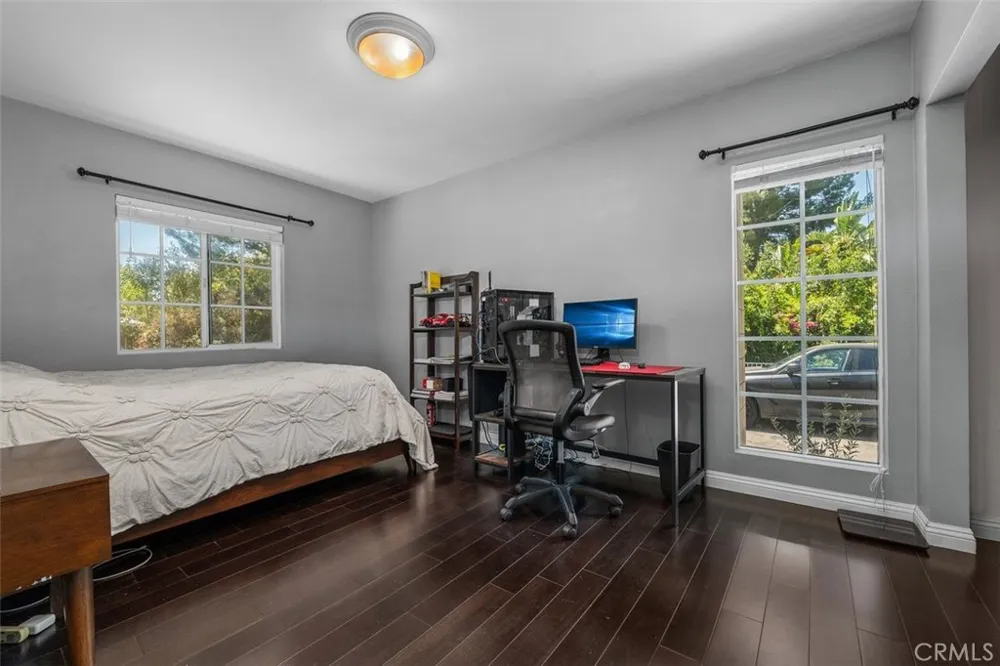 3136 Frances Avenue La Crescenta, CA 91214