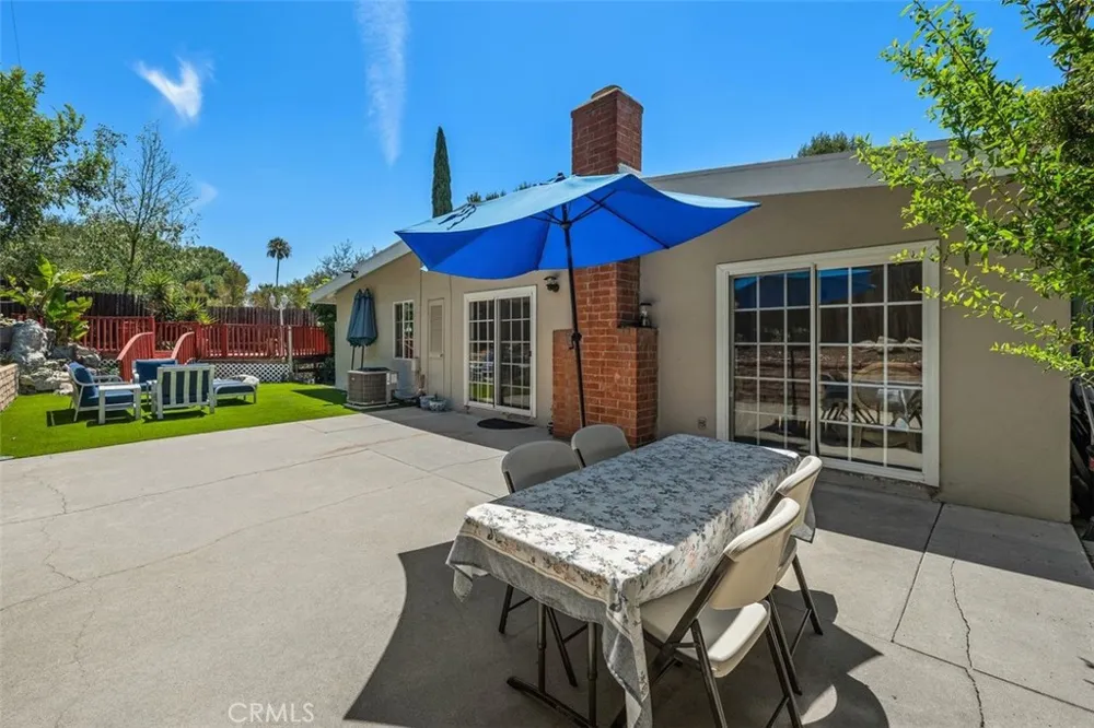 3136 Frances Avenue La Crescenta, CA 91214