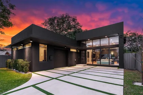 400 NW 49th St