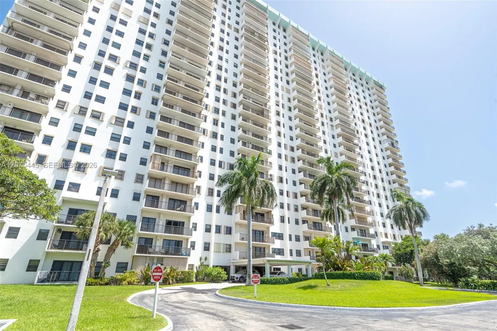 1201 S Ocean Dr #904S Hollywood, FL 33019