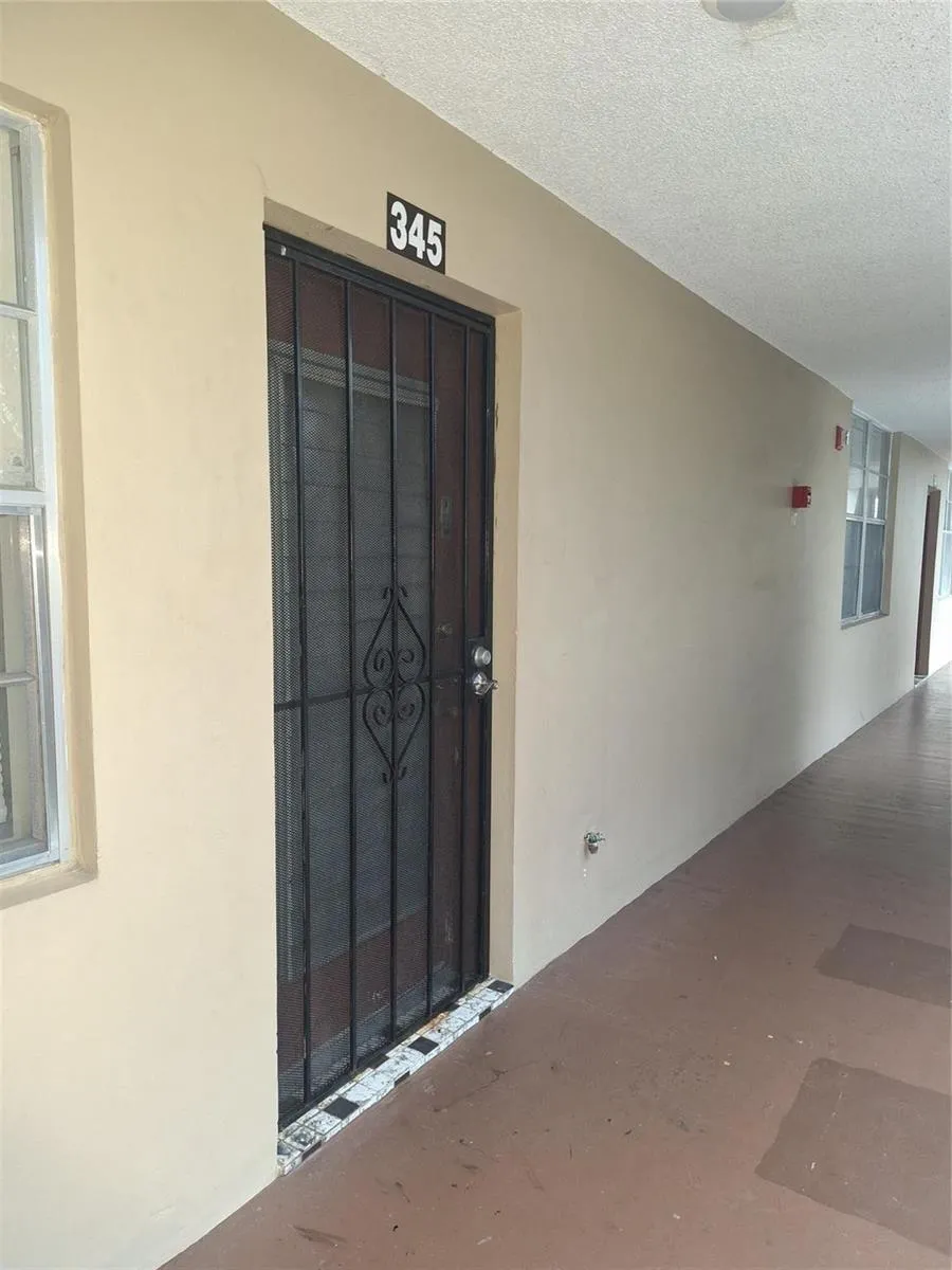 2601 NW 48TH TERRACE #345 Lauderdale Lakes, FL 33313