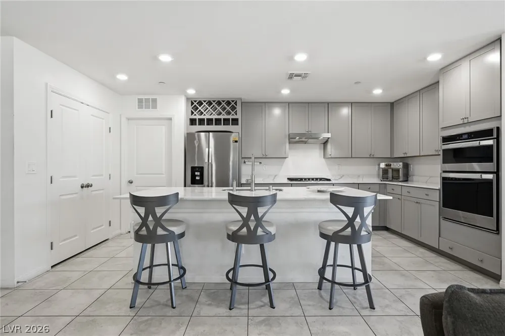 8370 Vinamala Avenue Las Vegas, NV 89149