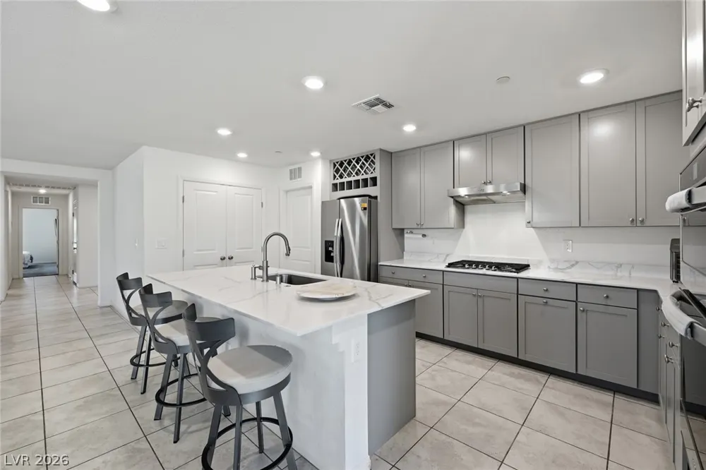 8370 Vinamala Avenue Las Vegas, NV 89149