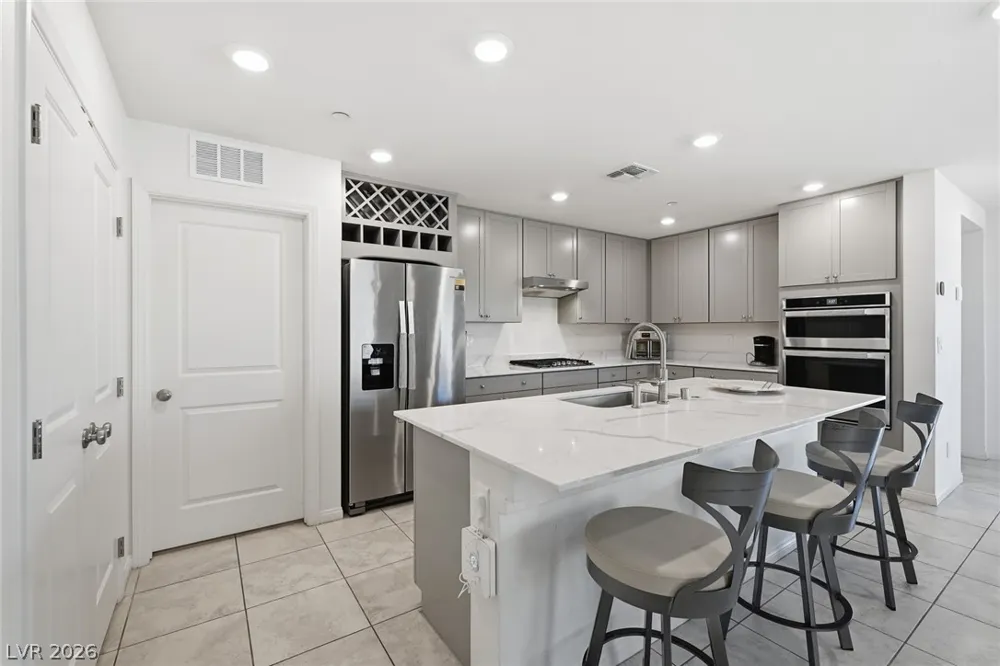 8370 Vinamala Avenue Las Vegas, NV 89149