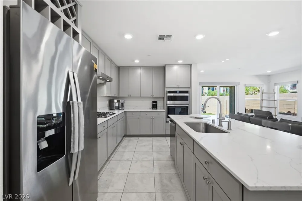 8370 Vinamala Avenue Las Vegas, NV 89149