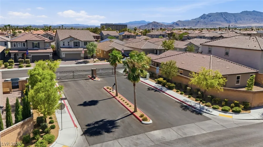 8370 Vinamala Avenue Las Vegas, NV 89149