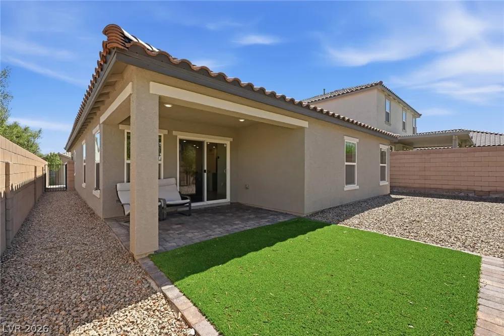 8370 Vinamala Avenue Las Vegas, NV 89149
