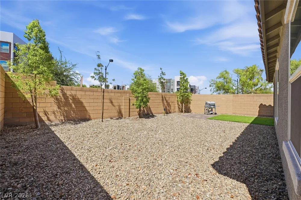8370 Vinamala Avenue Las Vegas, NV 89149