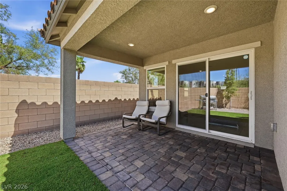 8370 Vinamala Avenue Las Vegas, NV 89149