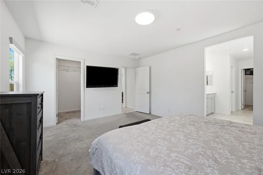 8370 Vinamala Avenue Las Vegas, NV 89149