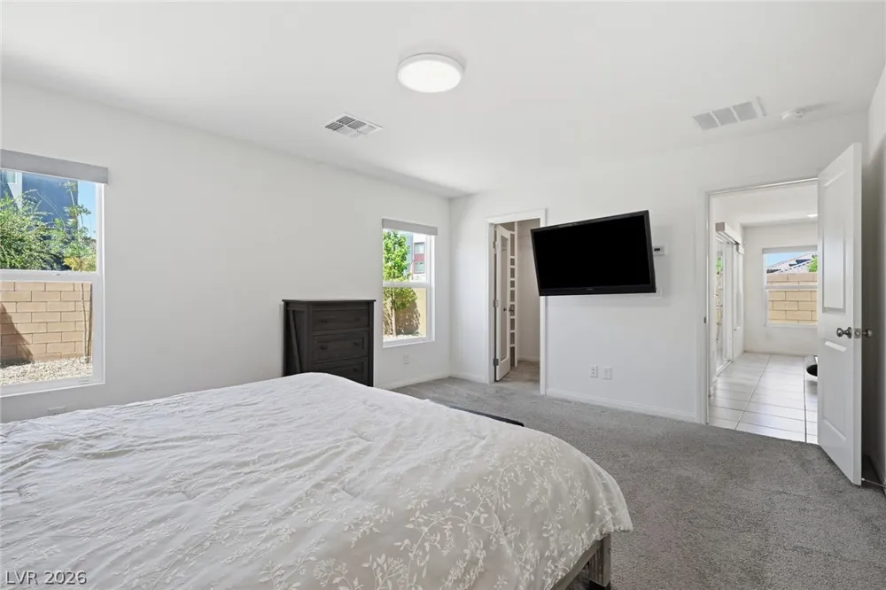 8370 Vinamala Avenue Las Vegas, NV 89149