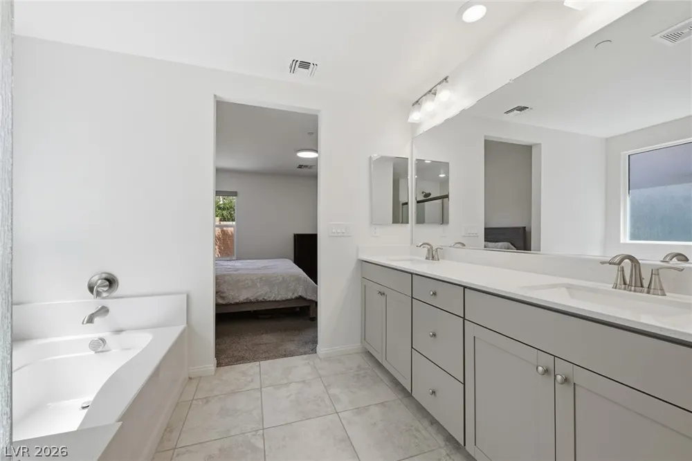 8370 Vinamala Avenue Las Vegas, NV 89149