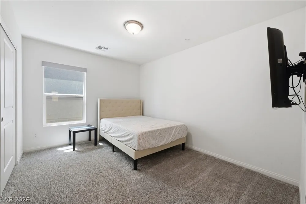 8370 Vinamala Avenue Las Vegas, NV 89149