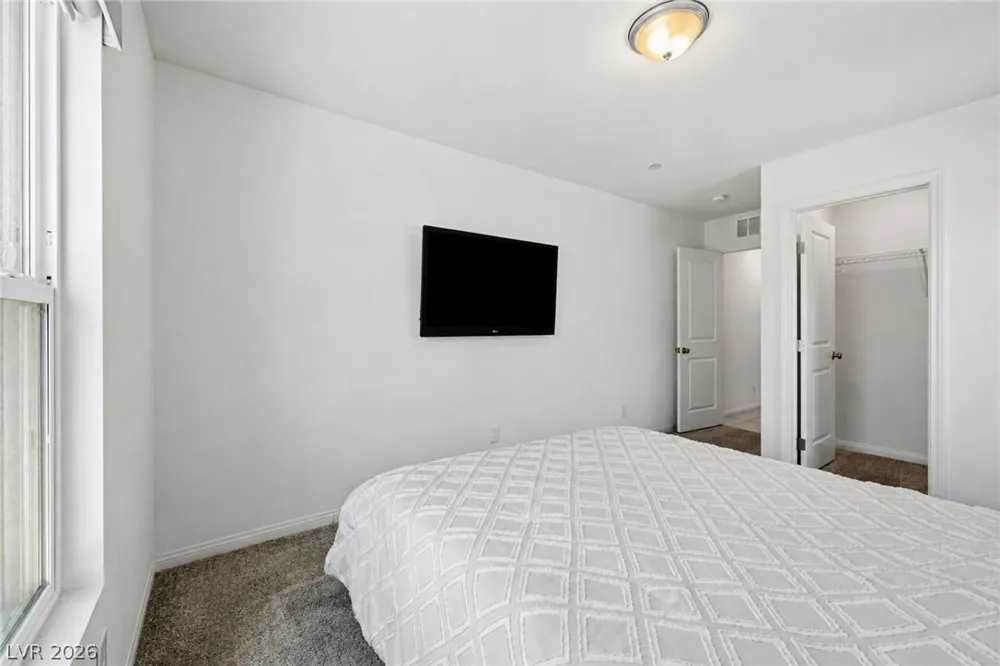 8370 Vinamala Avenue Las Vegas, NV 89149