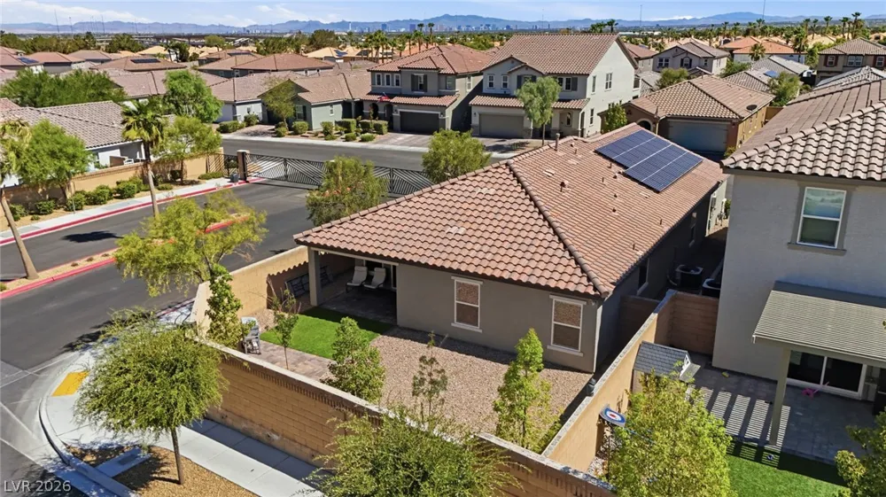 8370 Vinamala Avenue Las Vegas, NV 89149